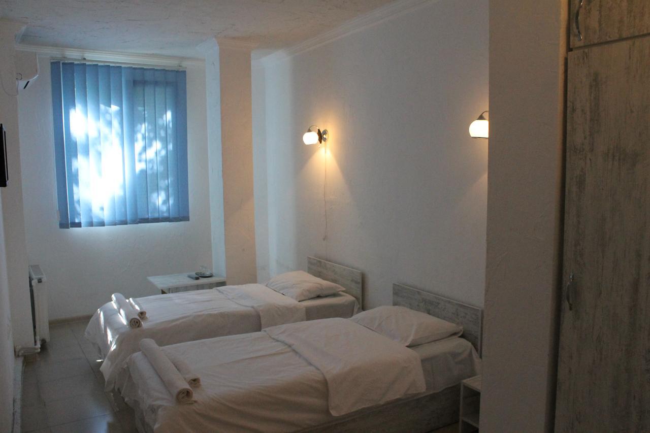 Hotel Lim Batumi Kültér fotó