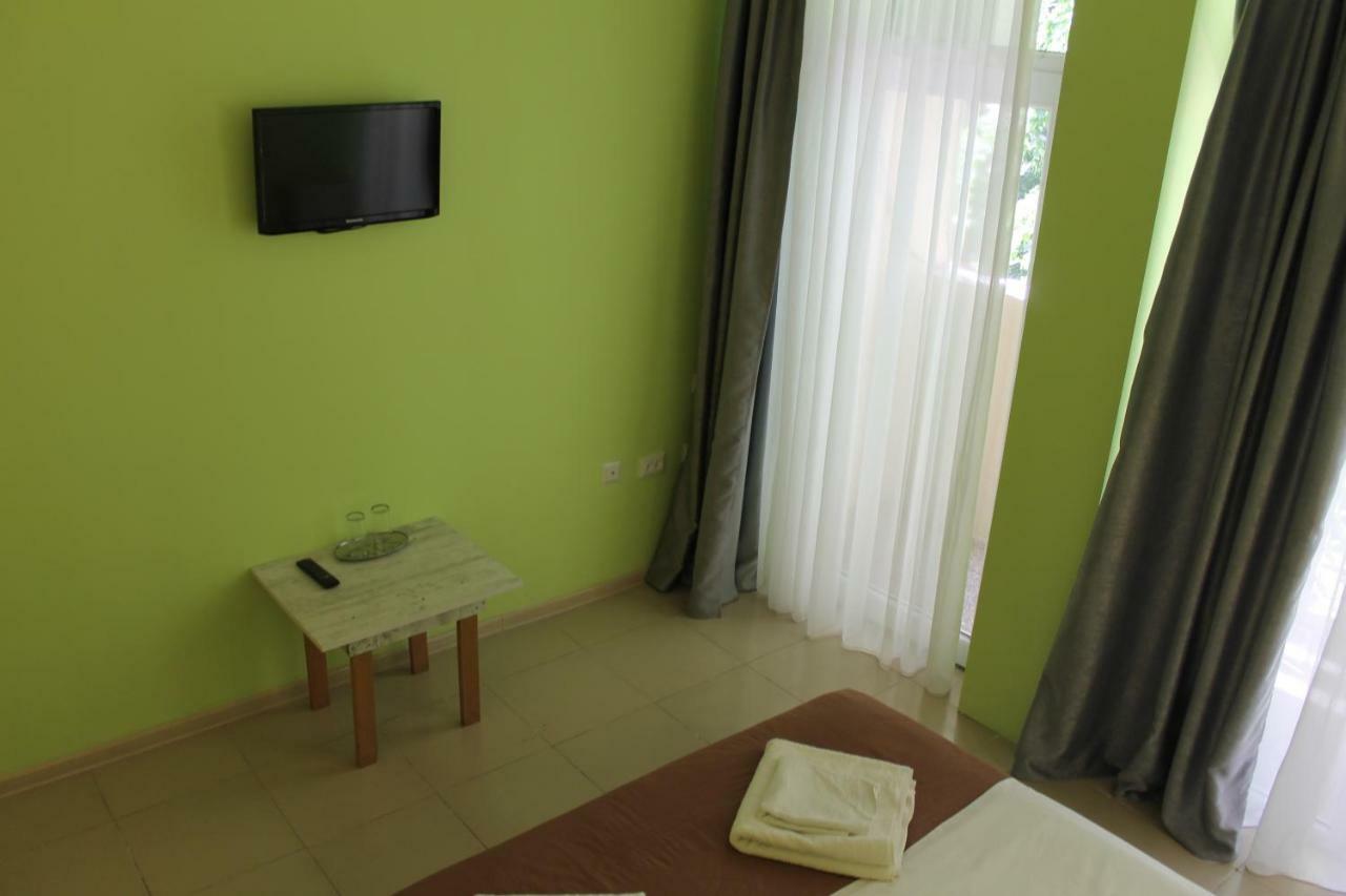Hotel Lim Batumi Kültér fotó